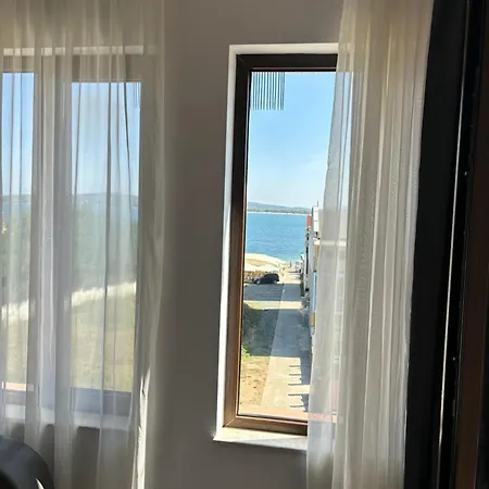 Beachside - 100 Meters From The Sea Chernomorets