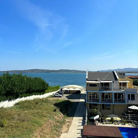 Beachside - 100 Meters From The Sea *