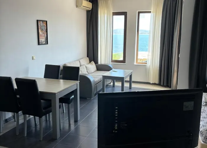 Beachside - 100 Meters From The Sea דירה צ'רנומורץ